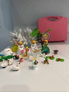 Princess Castle Carrying Case Playset with White Horse & Pink Case